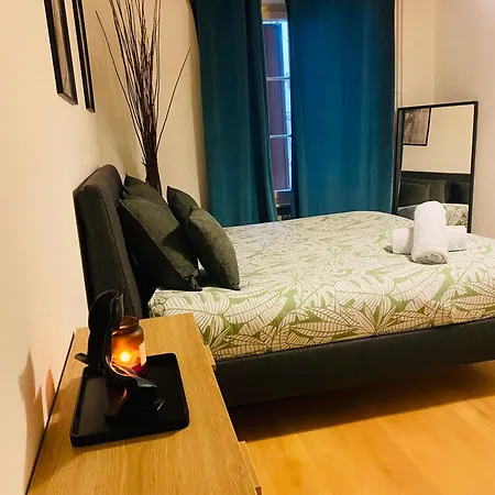 Апартаменты Centre Magnifique Avec Terrasse Монтрё